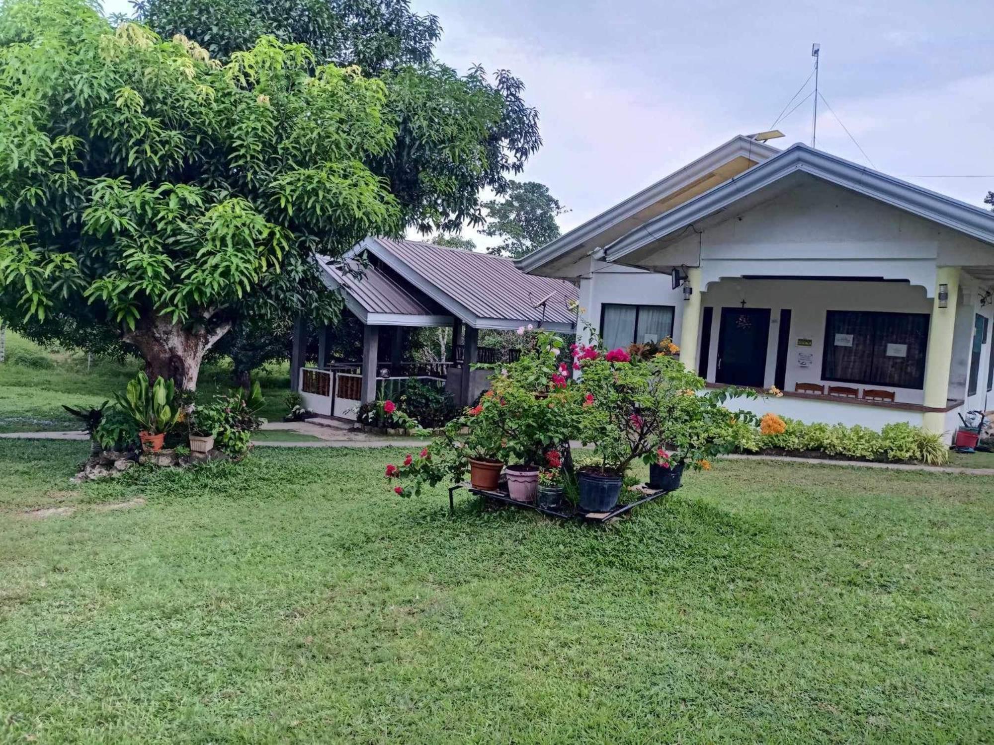 Balai Mariacaria Pension House Guindulman Екстер'єр фото